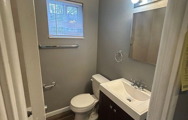 2 beds, 1 bath, 750 sqft, $1,095, Unit B01 1012 07