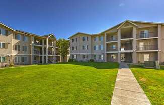 Lush green grounds at SILVER CREEK, Pasco, 99301