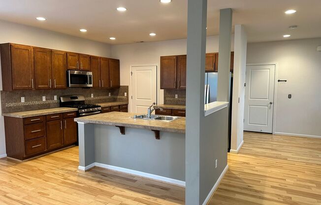 3Bd/2.5Ba Covington House
