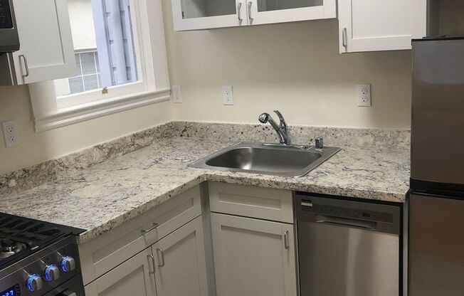 Studio, 1 bath, $2,095