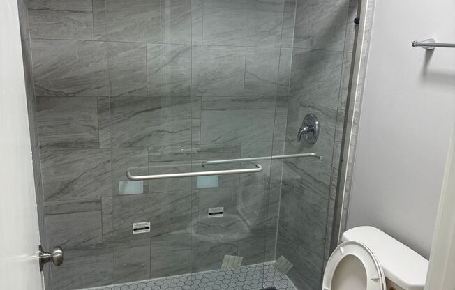 2 beds, 1 bath, $1,500, Unit 801-2D