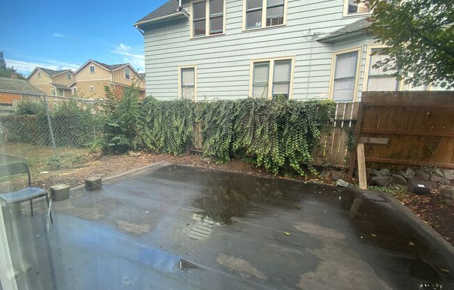 3 beds, 1.5 baths, $2,795, Unit 3