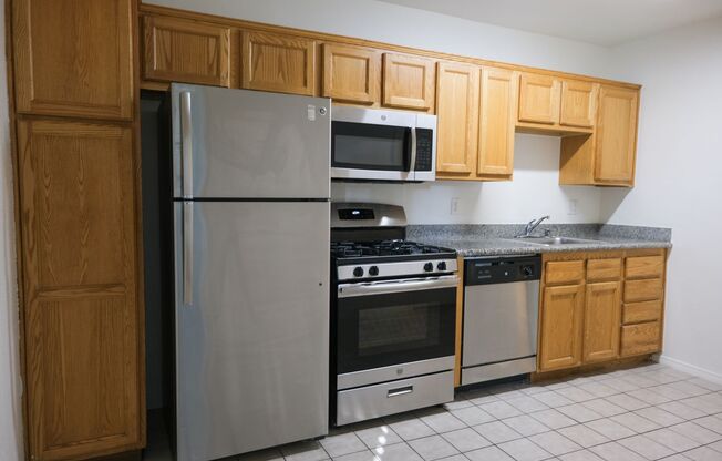 2 beds, 1 bath, 550 sqft, $2,295, Unit 1129-4