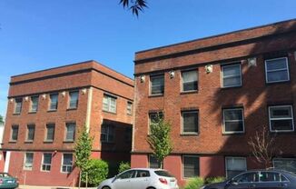 Vibrant Southeast Portland Living!