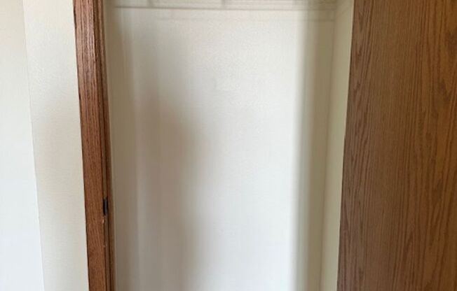 1 bed, 1 bath, 700 sqft, $1,220, Unit 401-317