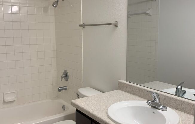 2 beds, 2 baths, 1,003 sqft, $1,120, Unit 3009