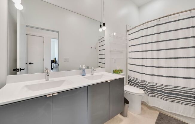 2 beds, 1 bath, $2,000, Unit # 59