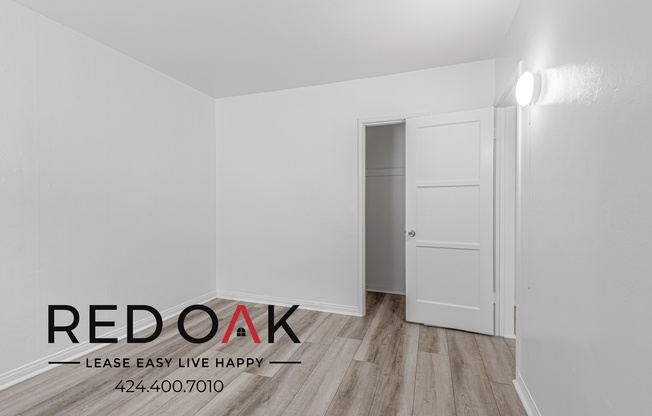 417 1/2 W LOS FELIZ RD