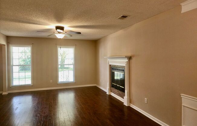 4 beds, 2.5 baths, $3,300