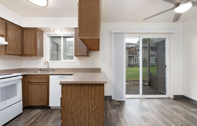 2 beds, 1 bath, 850 sqft, $1,550, Unit 750