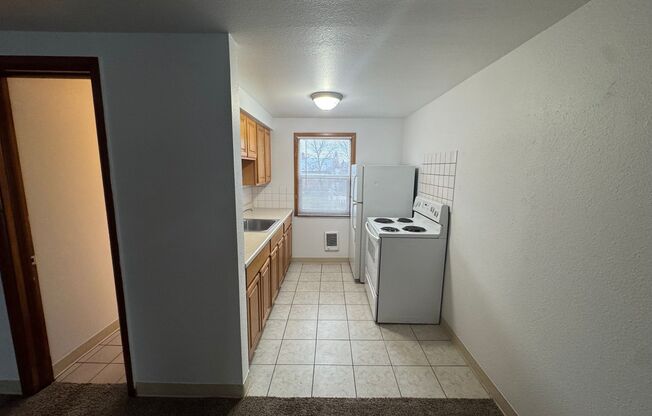 Studio, 1 bath, 600 sqft, $795, Unit 3