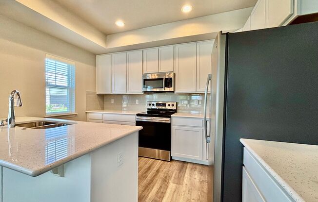 Beautiful 3 bed, 3 bath Townhome in West Windsor!