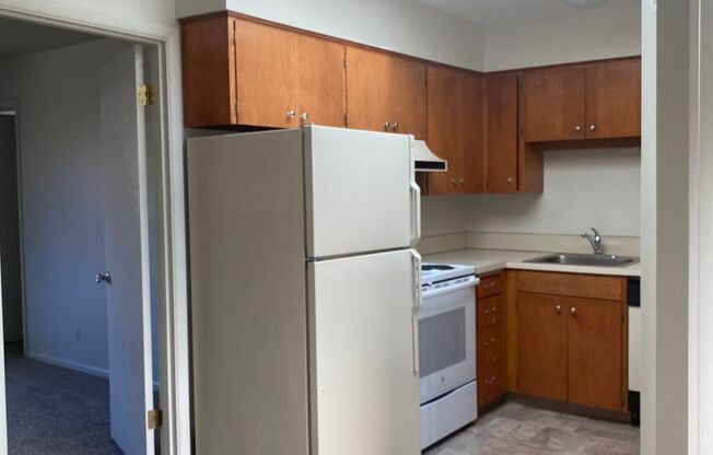 Contemporary 1 - & 2-bedroom apartment homes with lush greenery views!