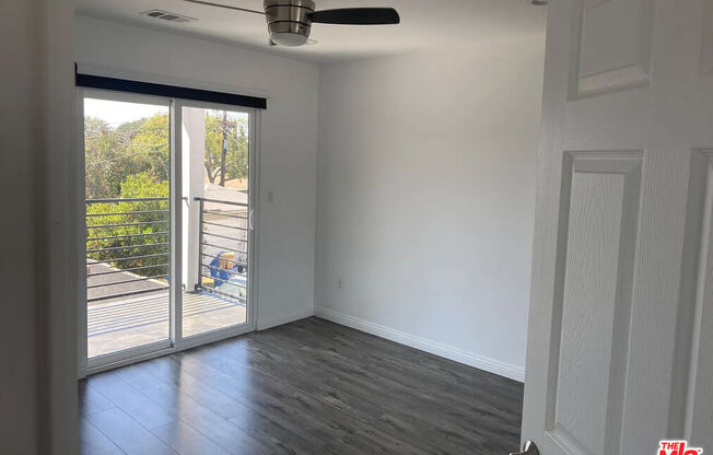 3176 CASITAS AVE
