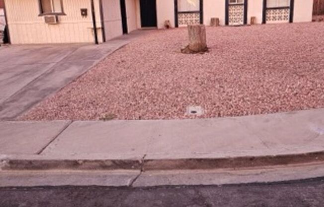 4 Bedroom Close To Las Vegas Blvd. & North Pecos