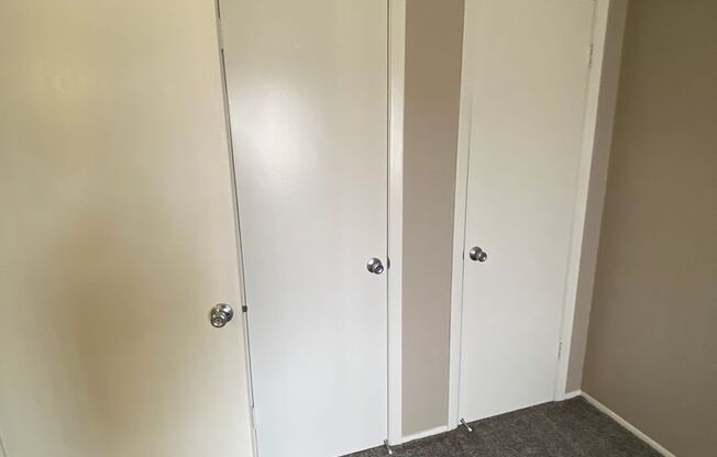 2 beds, 1 bath, 869 sqft, $1,139, Unit 2944B