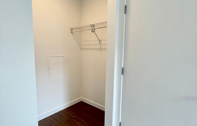 1 bed, 1 bath, 714 sqft, $2,375, Unit 215