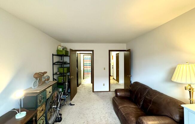 1 bed, 1 bath, $1,095, Unit 303