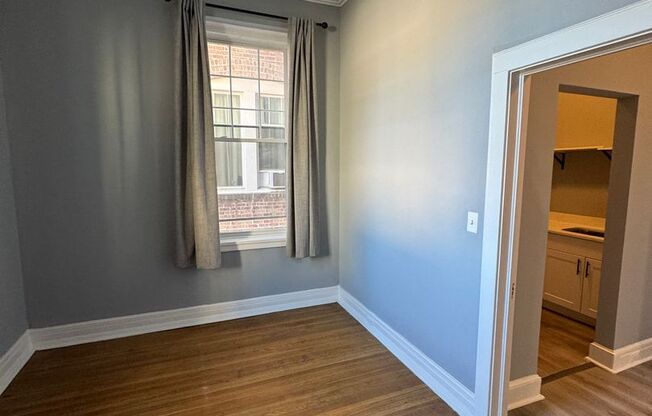 2 beds, 1 bath, $1,295, Unit 105