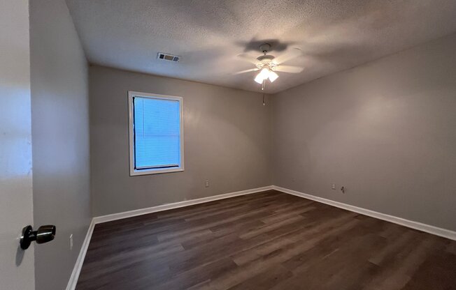 4009 HAWTHORNE CIR