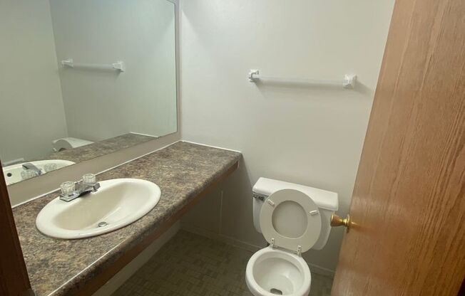 3 beds, 1.5 baths, 1,066 sqft, $1,499, Unit 5182 03