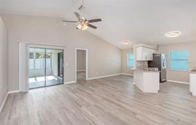 3 Bedroom / 2 Bath Home Available Now in Port Orange!