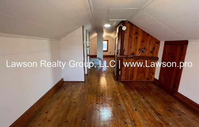 2 beds, 1 bath, $1,395