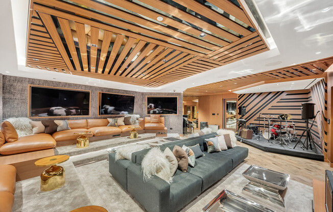 3 beds, 3 baths, 1,959 sqft, $19,000, Unit 20C