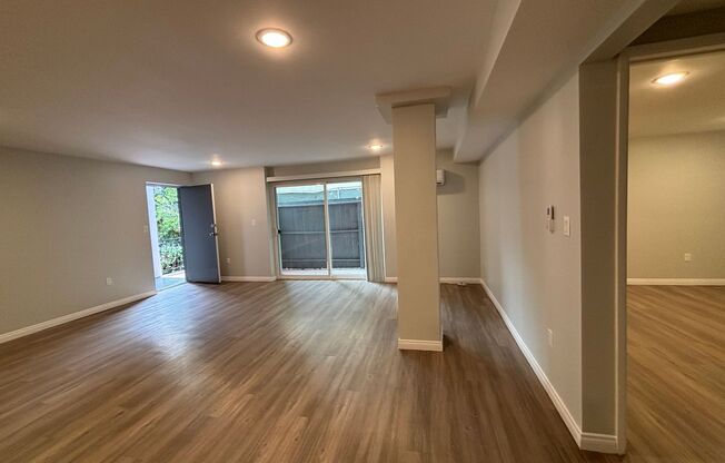 1 bed, 1 bath, 695 sqft, $2,498, Unit 221