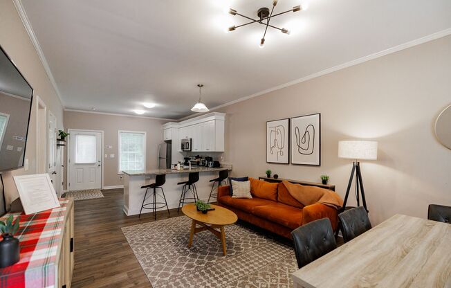 PRE LEASING!! AVAILABLE AUGUST 15TH 2025!! 4 BED 4.5 BATH MINUTES FROM DOWNTOWN!
