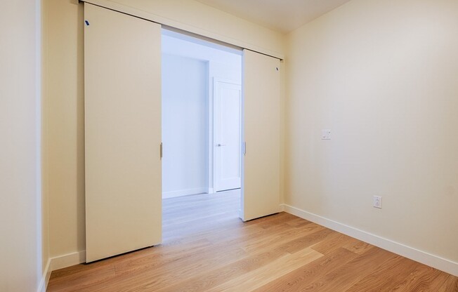1 bed, 1 bath, 815 sqft, $4,800, Unit 25H