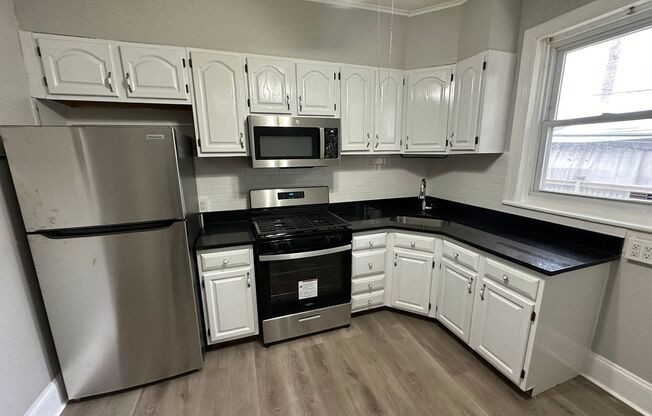 3 beds, 1 bath, $1,550