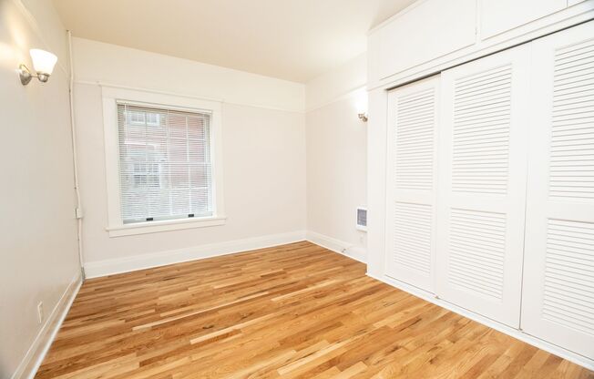 2 beds, 1 bath, 1,008 sqft, $2,400, Unit 21