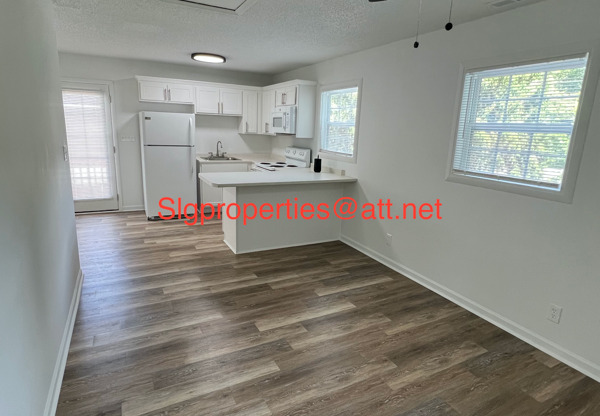 2 Evelake Dr