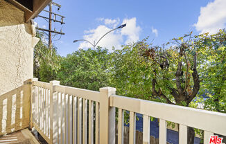 5245 COLDWATER CYN AVE