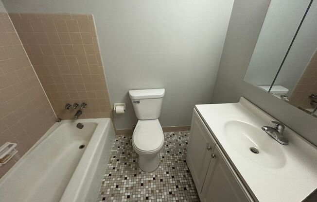 1 bed, 1 bath, $995, Unit 346