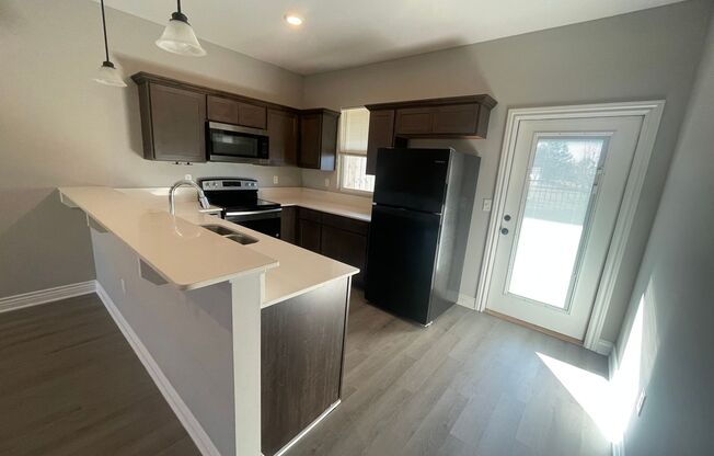 5501/03 N Edwards Cir