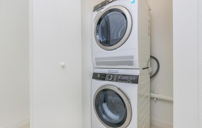 2 beds, 2 baths, 1,034 sqft, $2,309