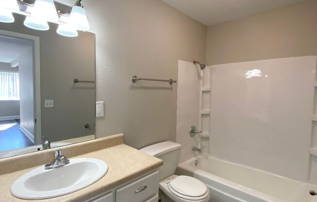 1 bed, 1 bath, 588 sqft, $649, Unit Unit 2-302