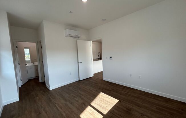 2 beds, 2 baths, 902 sqft, $3,070, Unit 2112-104