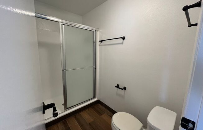 1 bed, 2 baths, 900 sqft, $2,200, Unit 007