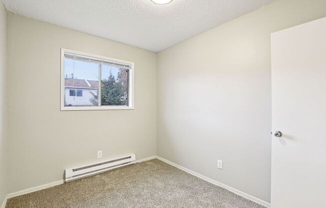 3 beds, 1.5 baths, 963 sqft, $1,749, Unit D-03