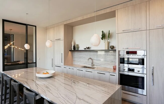 299 W 47 ST