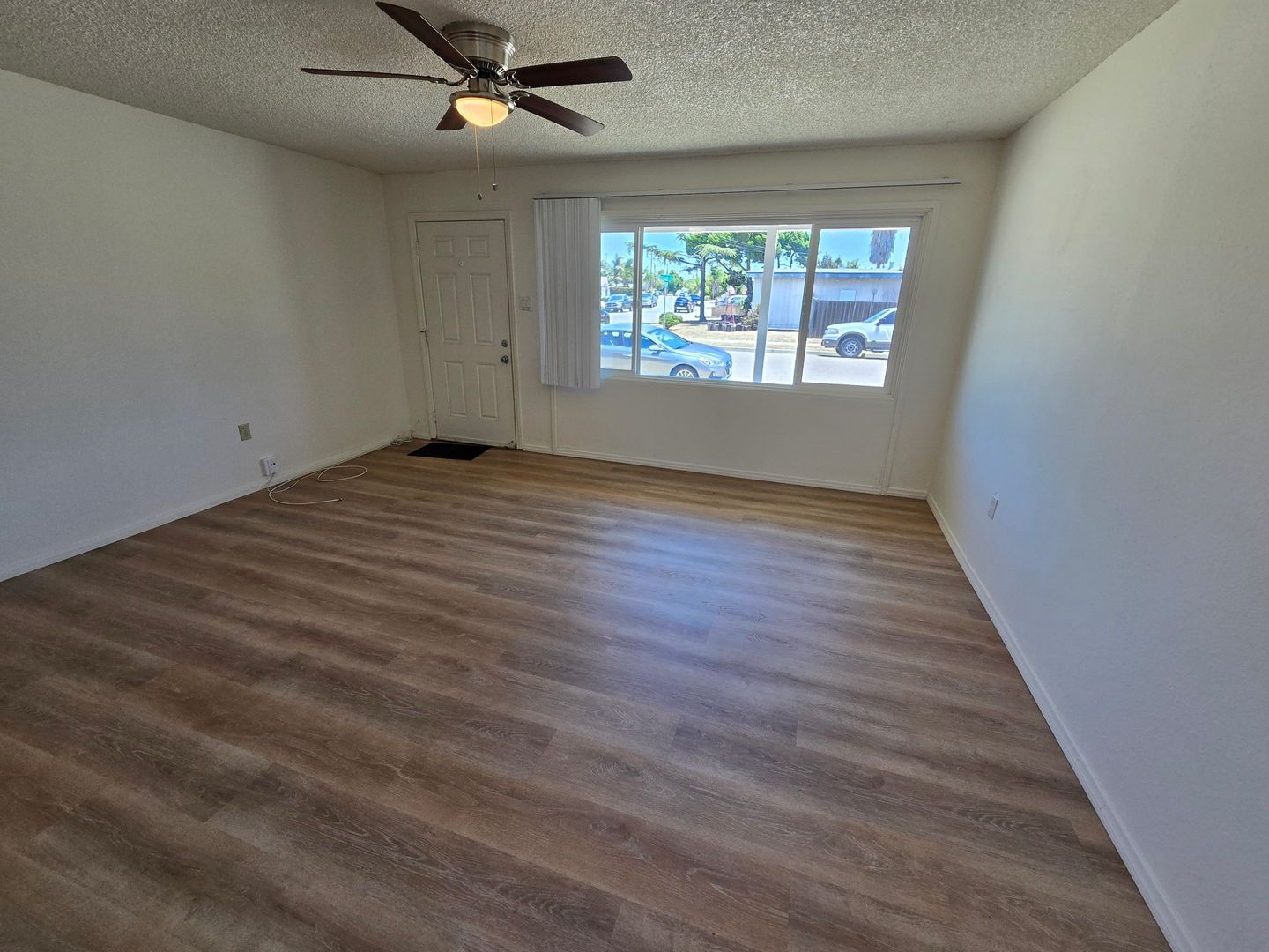 Clairemont  3br, 1 ba. Detached Home.