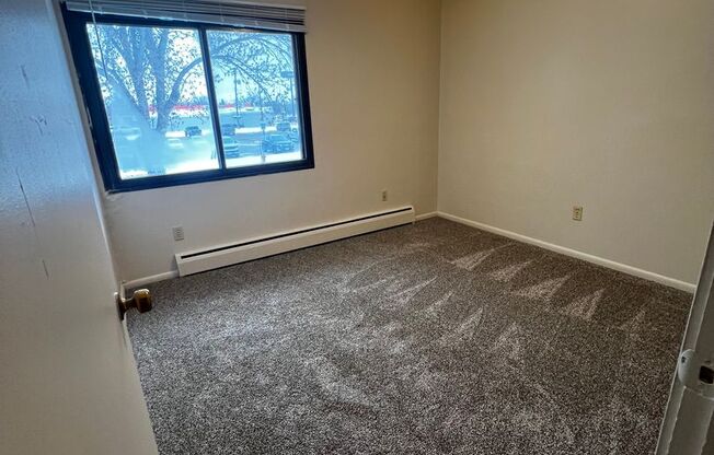 2 beds, 1 bath, $800, Unit 3