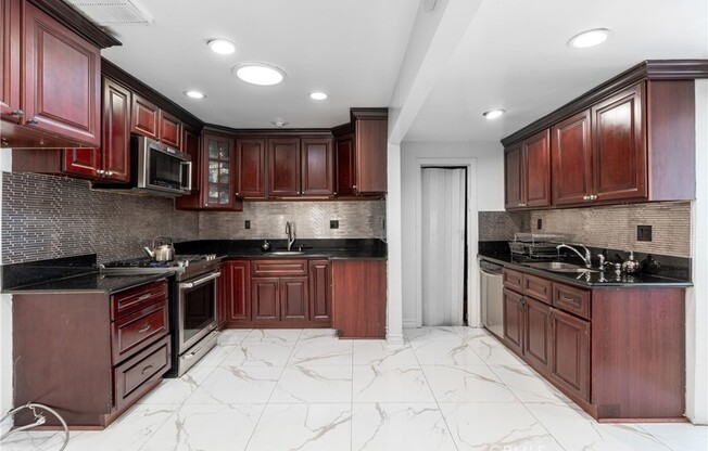 4 beds, 3 baths, 2,784 sqft, $4,495