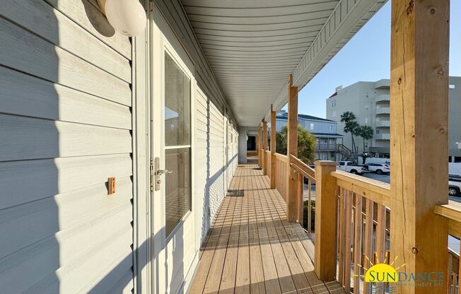 Lovely 2 Bedroom Waterfront Condo!