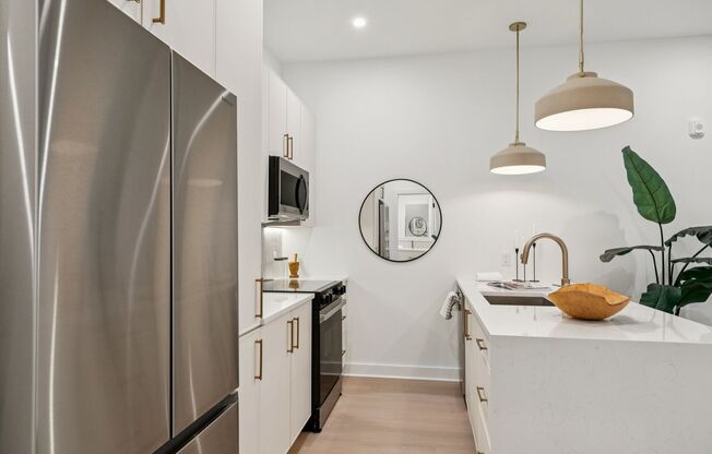 2 beds, 1 bath, 800 sqft, $2,108, Unit 308