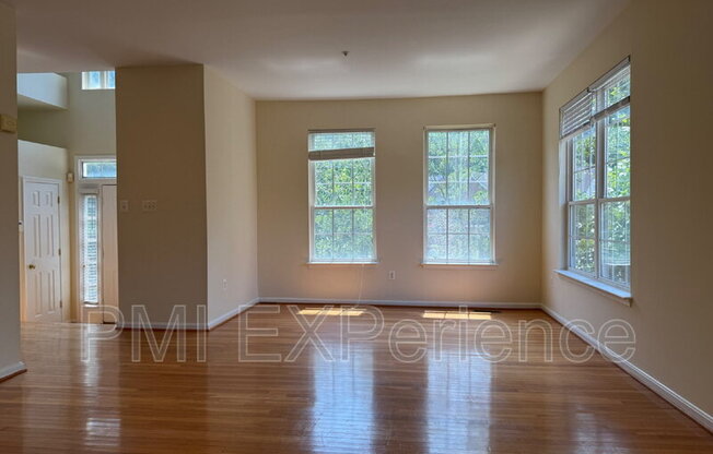 2001 WHISTLING DUCK DR