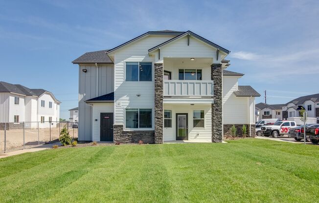 2 beds, 2 baths, $1,572, Unit L202